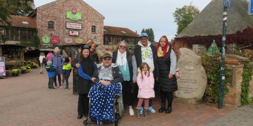 Thorsten im Kreis seiner Familie